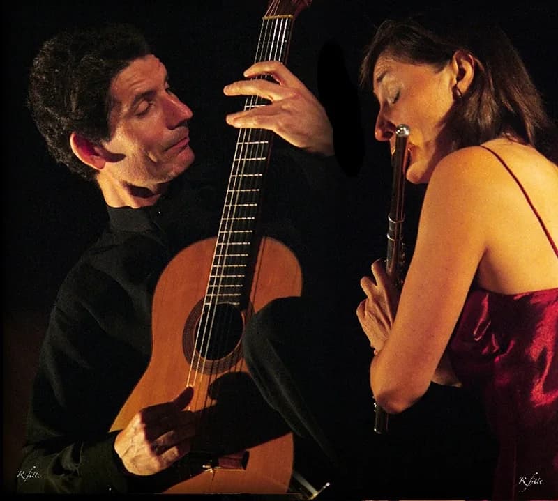 Image 2 : CONCERT DU "DUO SOSTENUTO" background