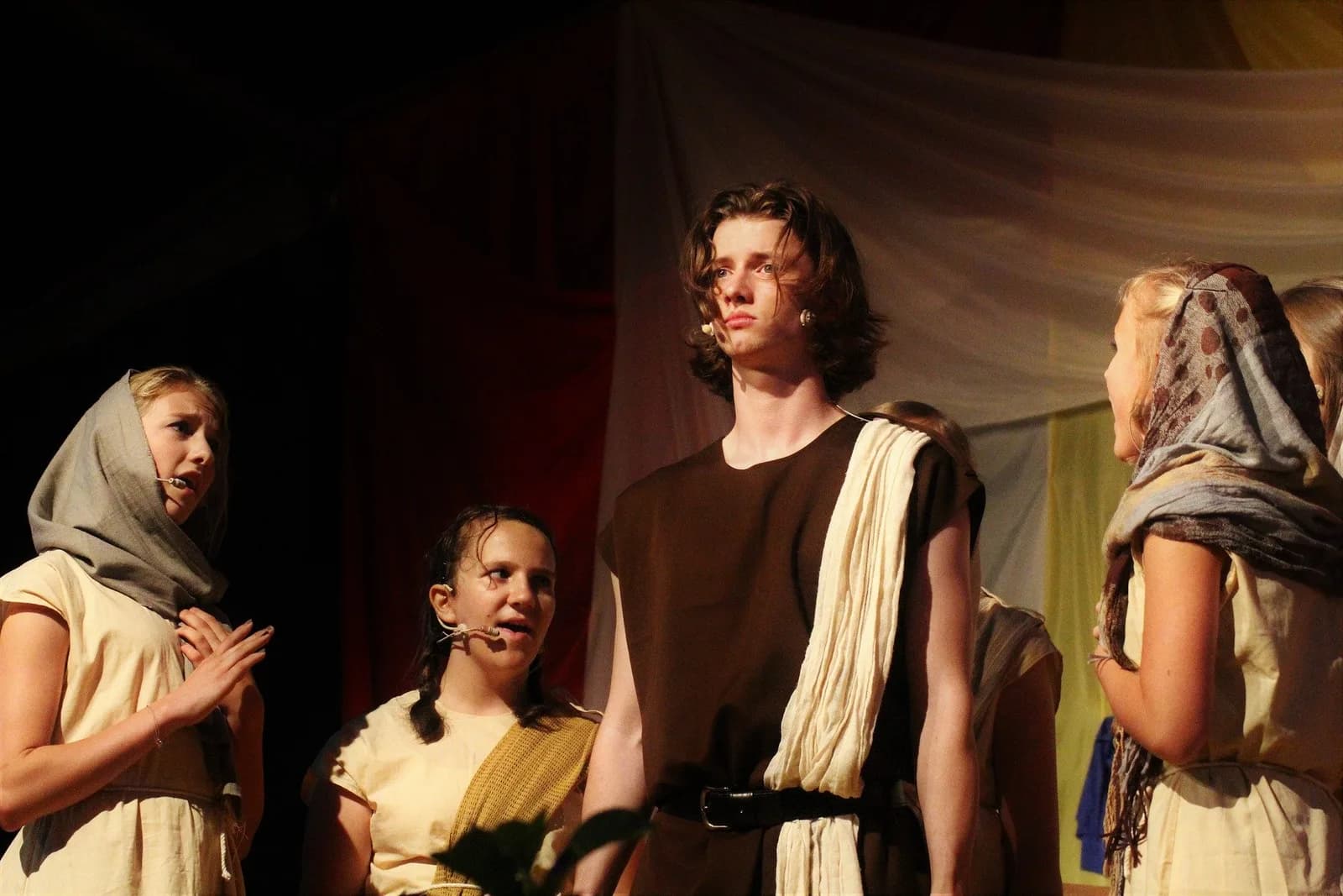 Image 1 : ATELIER THÉÂTRE ADOS ET ENFANTS MENSUEL background