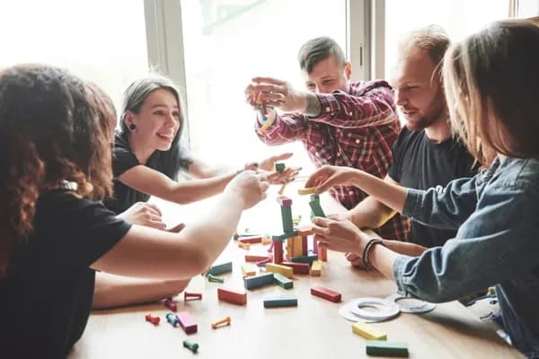 Image 1 : Soirée jeux de société sans enfants background