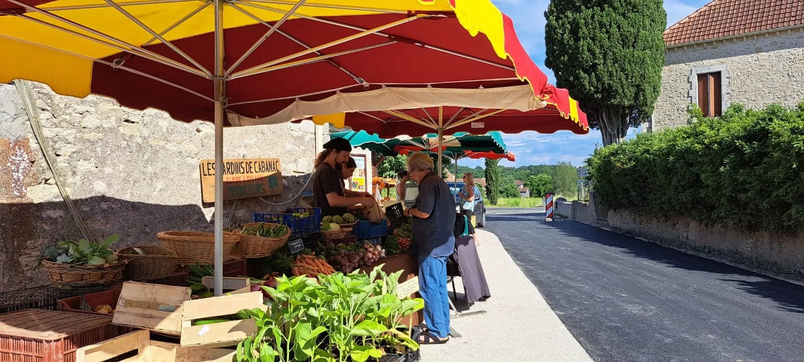 Image 1 : Marché à Lacapelle-Cabanac background