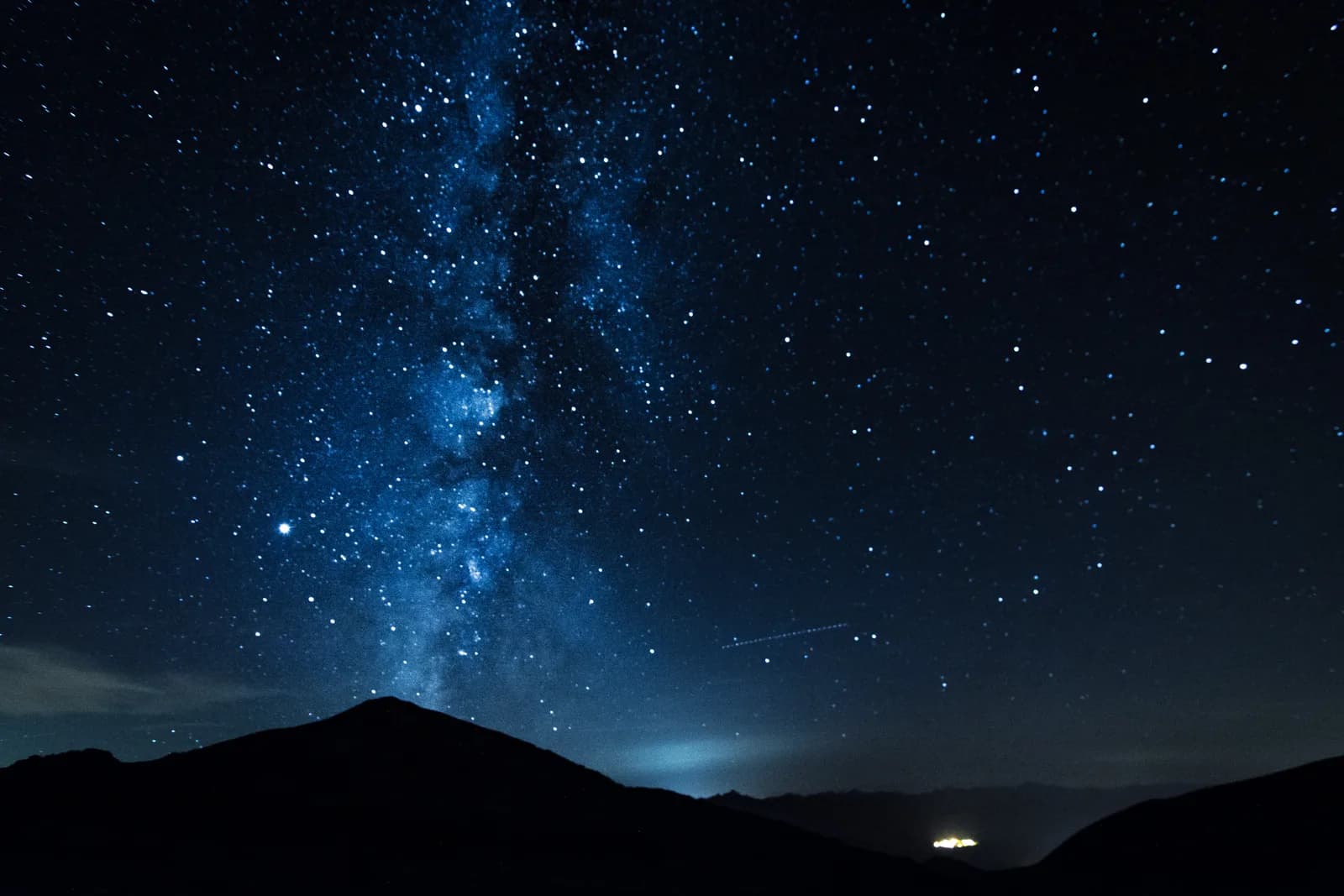 Image 1 : Sortie crépusculaire : Les Alpilles la nuit background