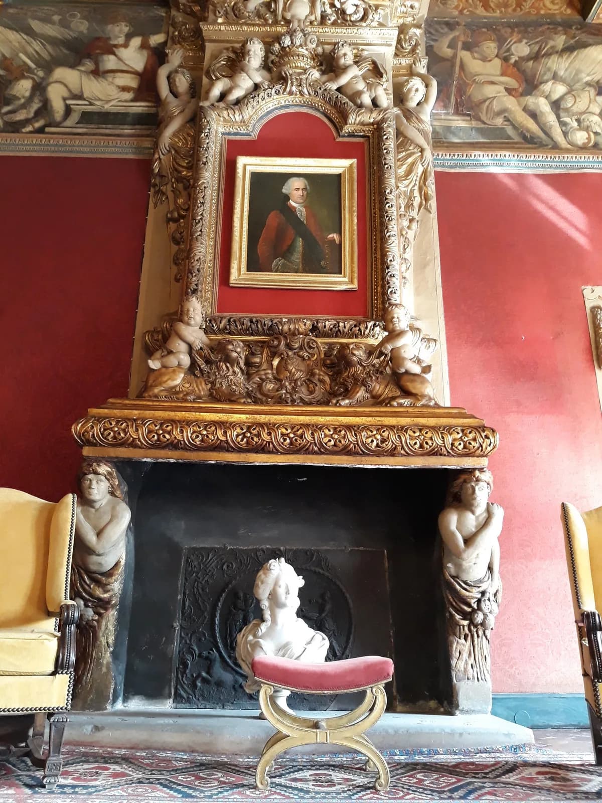 Image 1 : La nuit des châteaux : L'empreinte étoilée de l'anis et une exploration historique au château background