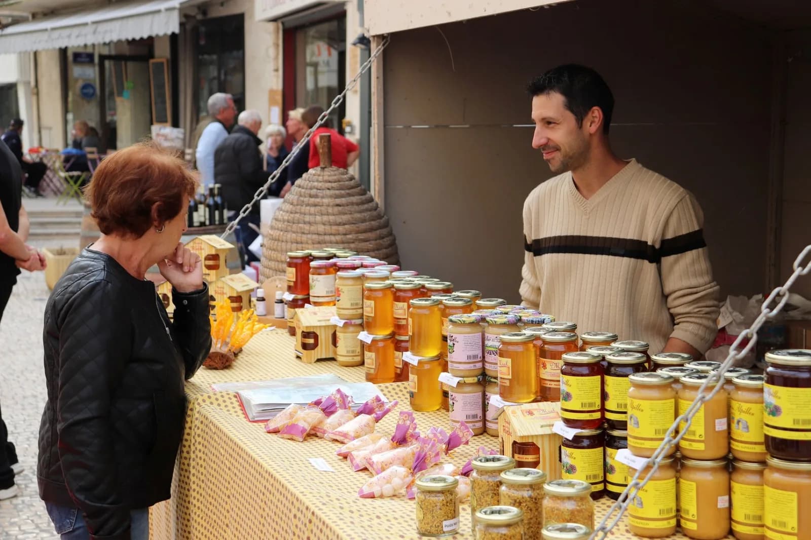Image 1 : Journées du Commerce et de l’Artisanat de Provence background