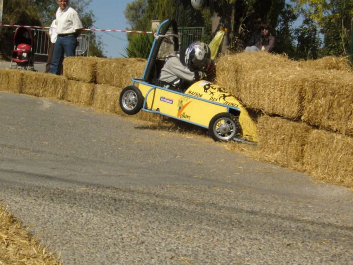 Image 2 : Course de Caisses à savon à Saint-Rémy-de-Provence background