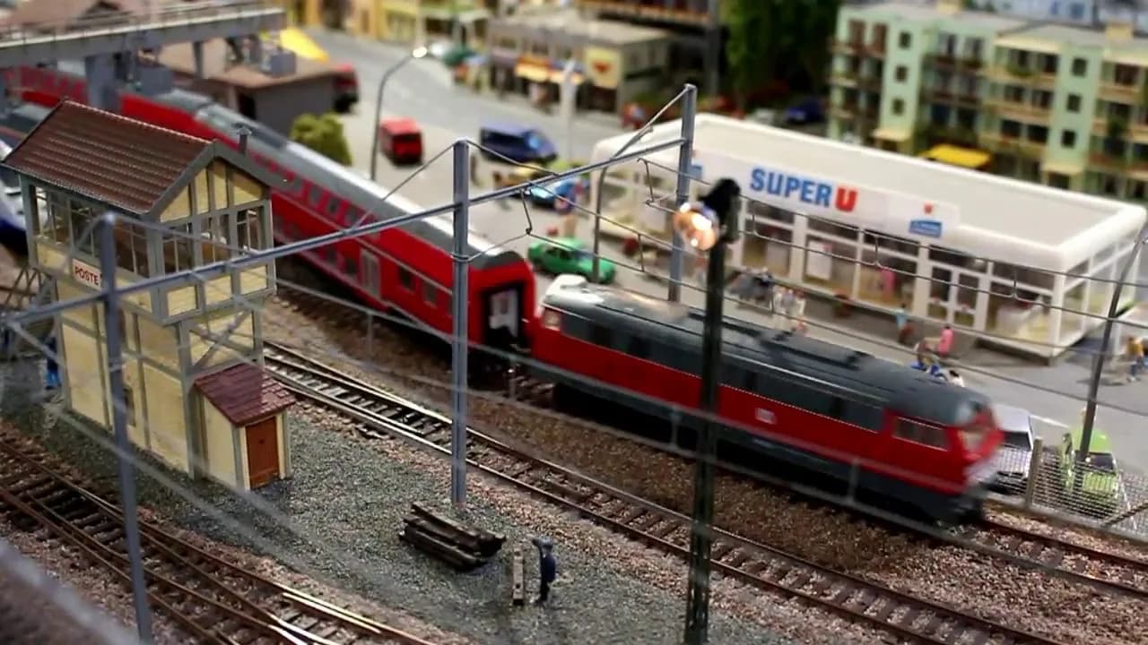 Image 3 : Salon de la maquette background