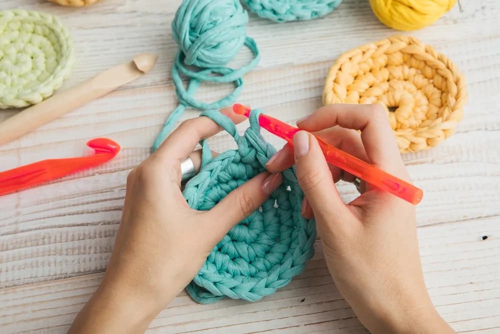 Image 1 : Ateliers Crochet background