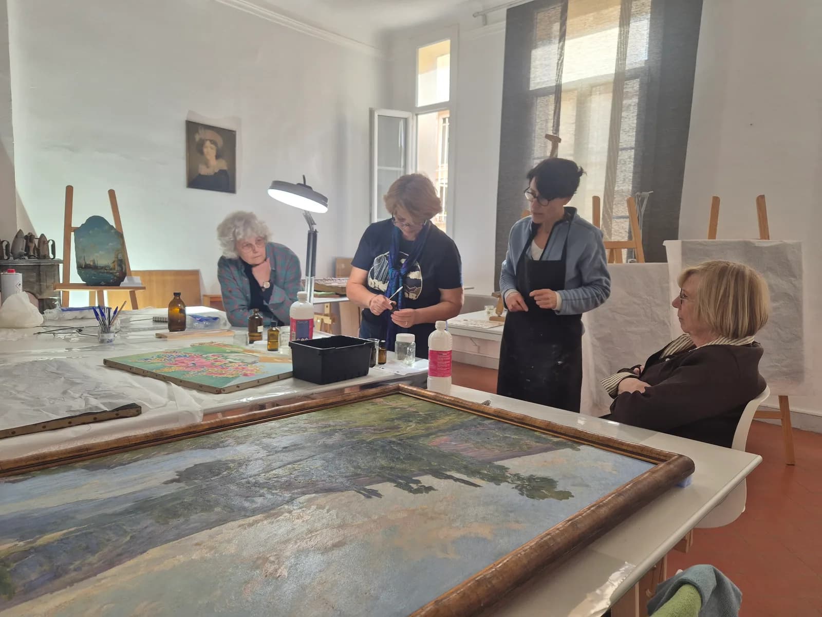 Image 1 : Ateliers d'initiation à la restauration d'œuvres d'art background