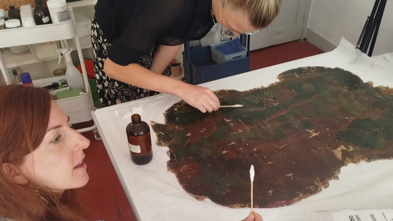 Image 2 : Ateliers d'initiation à la restauration d'œuvres d'art background