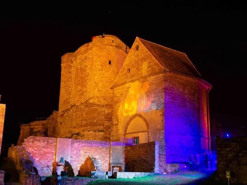 Image 1 : Halloween au château de Lichtenberg background