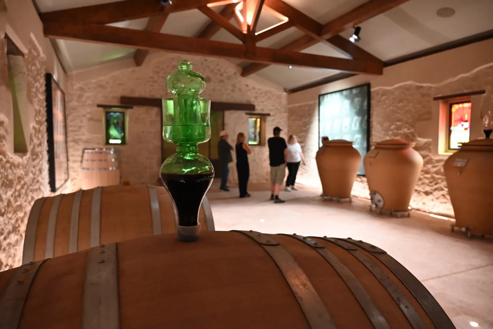 Image 3 : Ici, nos savoir-faire - Visite du Domaine des Perchés background