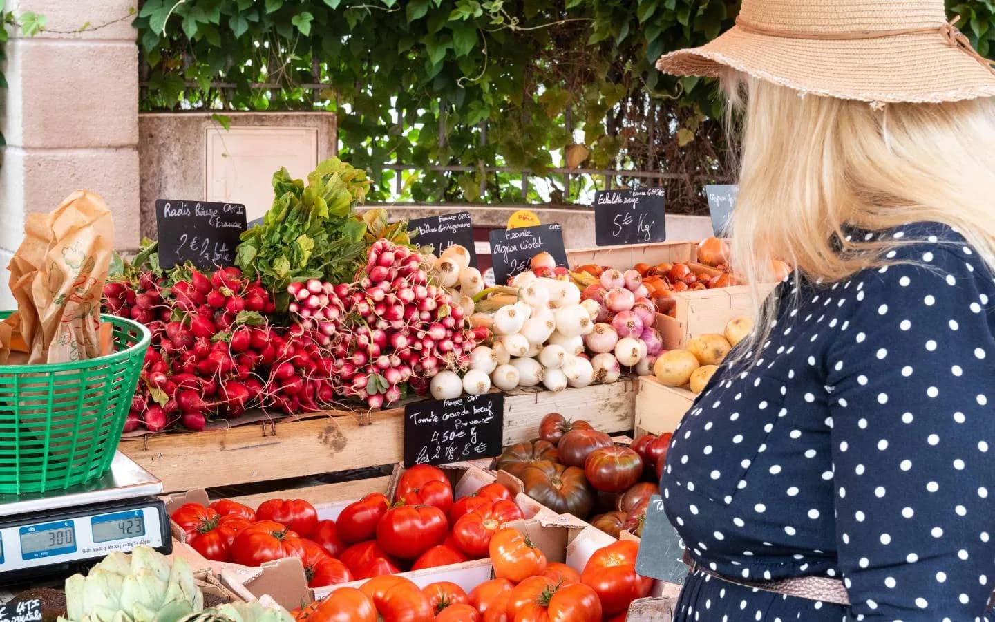 Image 1 : Marché aux produits de bouche et créateurs background