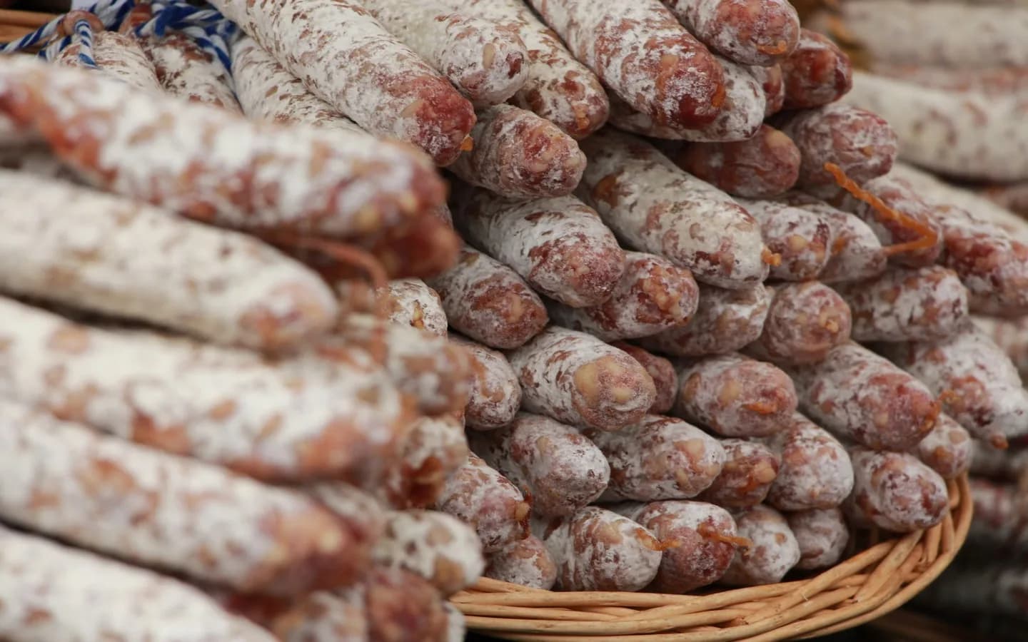 Image 2 : Marché aux produits de bouche et créateurs background