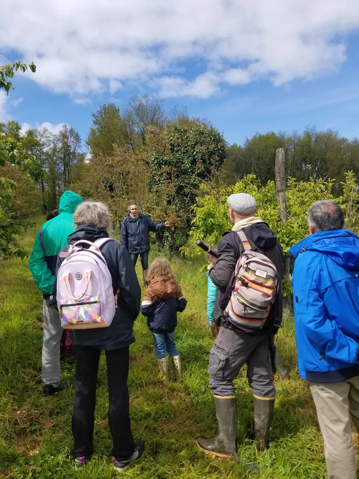 Image 1 : Ici, nos savoir-faire - Visite du verger bio de Quinsac background