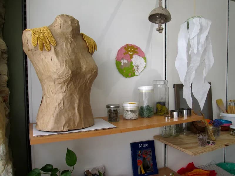 Image 2 : Atelier de création intergénérationnel - Papier mâché background