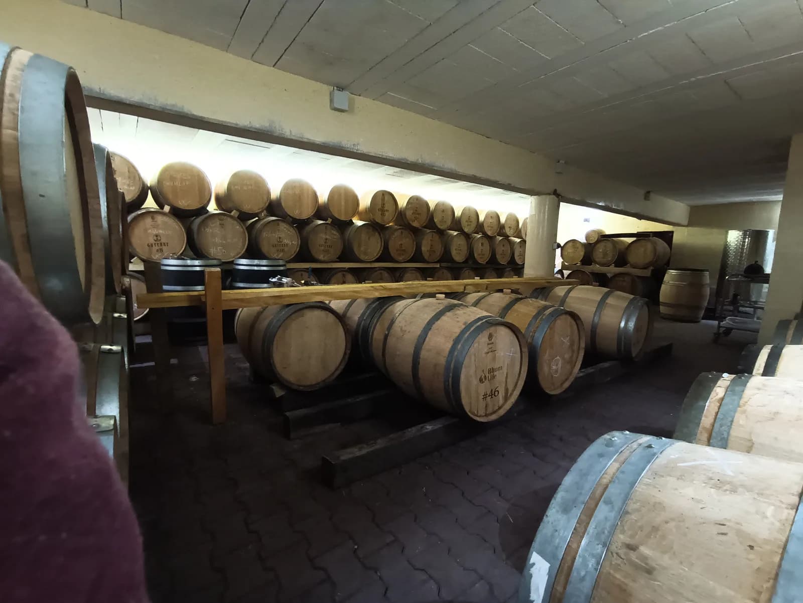 Image 3 : Ici, nos savoir-faire - visite de la Brasserie-Distillerie Guyenne background
