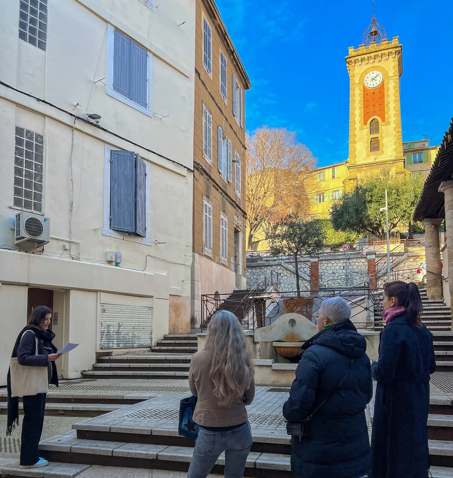 Image 3 : Visite guidée - Aubagne au féminin background