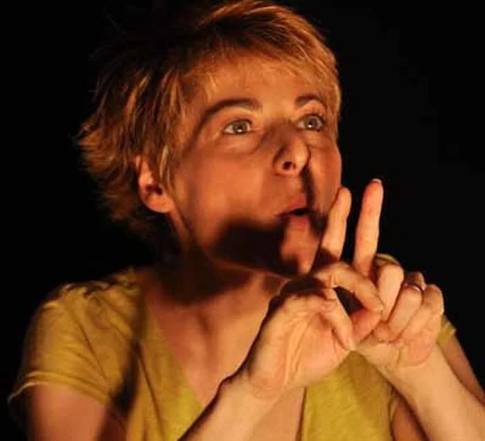 Image 1 : Spectacle de contes : Les petites malices par Céline Harlingue background