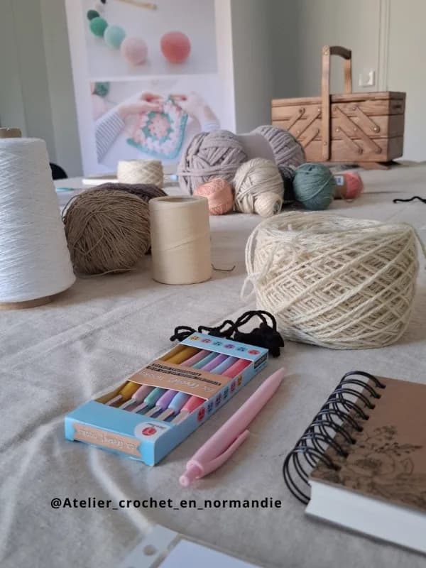 Image 1 : Atelier crochet background