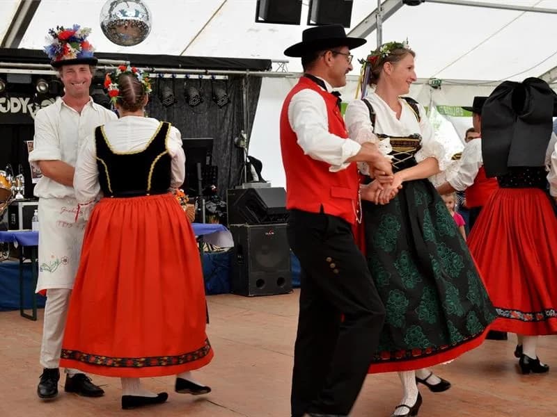 Image 2 : Fête de la choucroute de Holtzwihr background