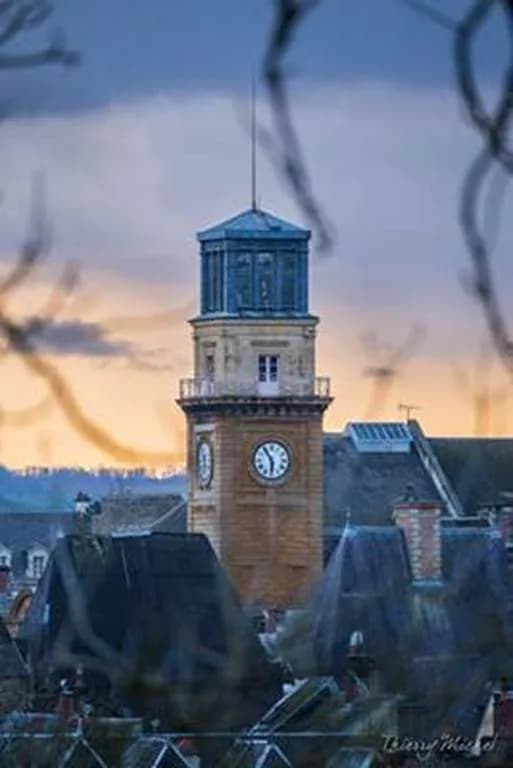 Image 5 : 2026 Visite guidée du beffroi de Charleville background