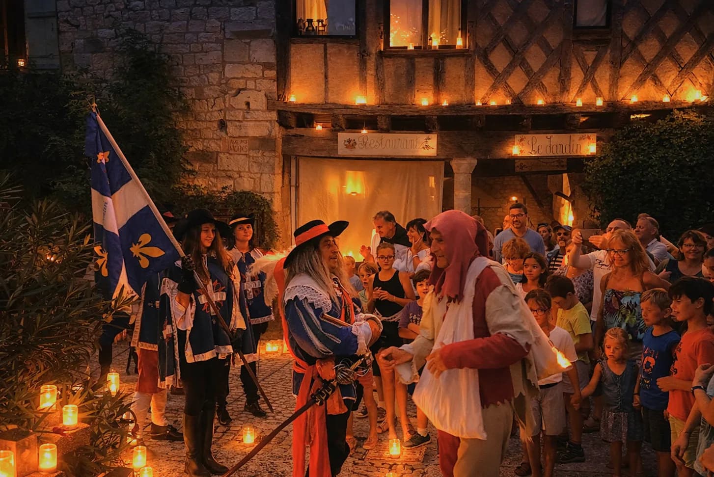 Image 1 : Bastides en Fête 2026 - Visite Spectacle Les 450 ans de Janouille background