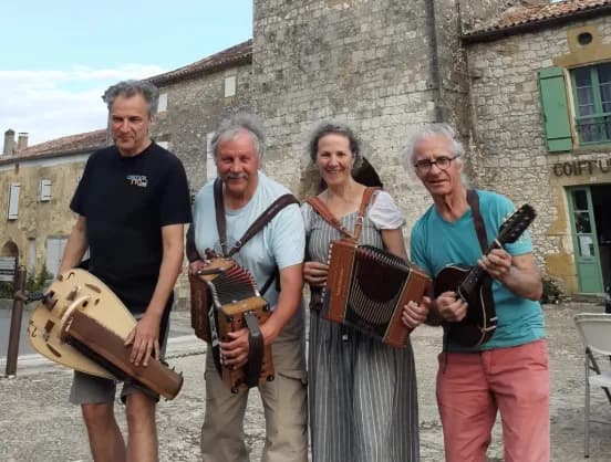 Image 4 : Bastides en Fête 2026 - Visite Spectacle Les 450 ans de Janouille background