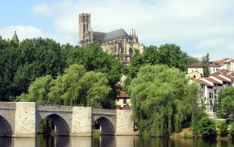 Image 1 : Limoges en 87 Minutes - Visite Guidée background