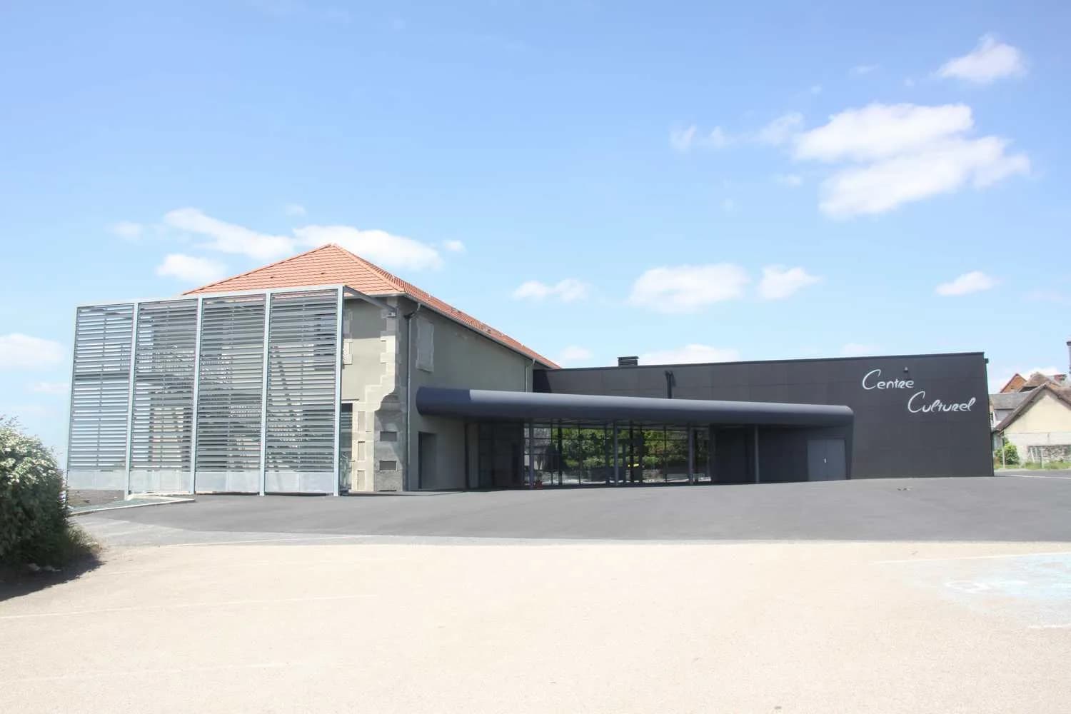 Image 3 : Cinéma à Lubersac : Tombé du ciel background