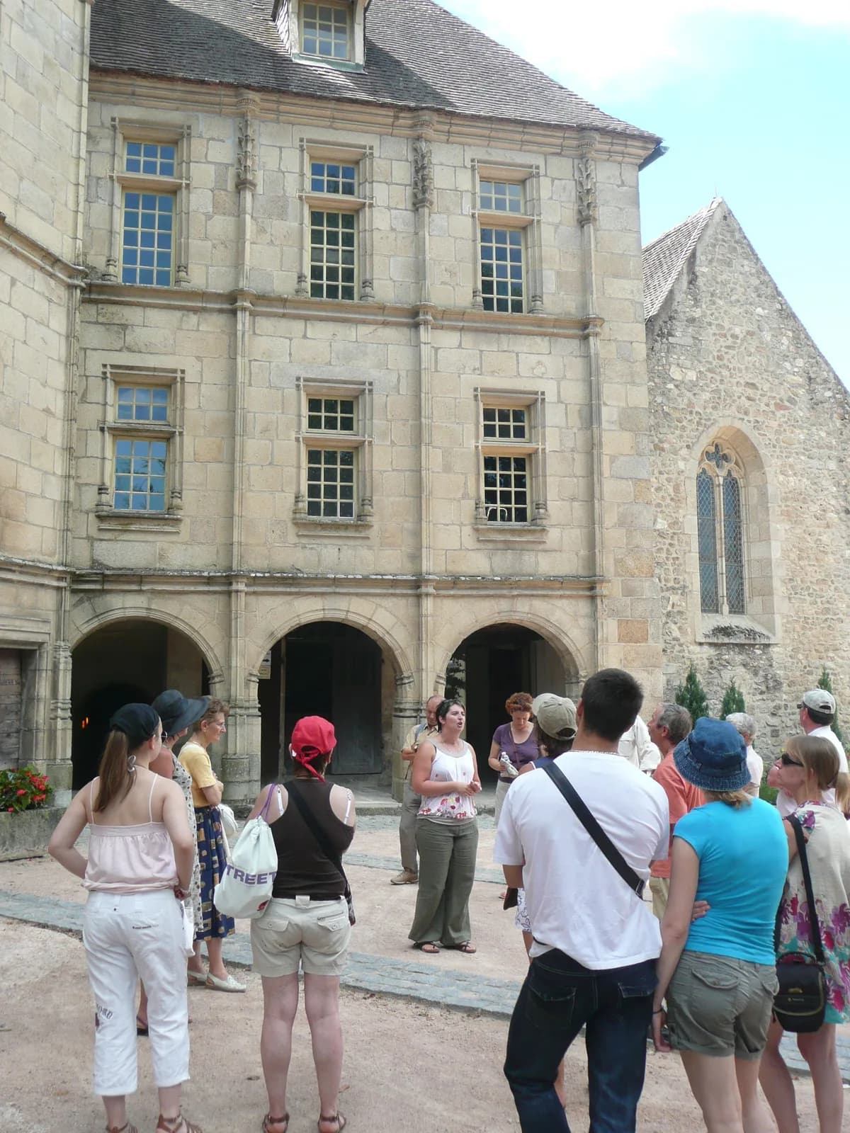 Image 1 : Visite de la ville de Guéret background