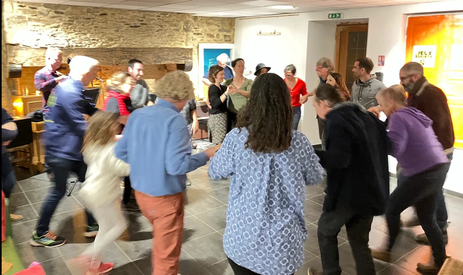 Image 1 : Concert dansant à l'accordéon background