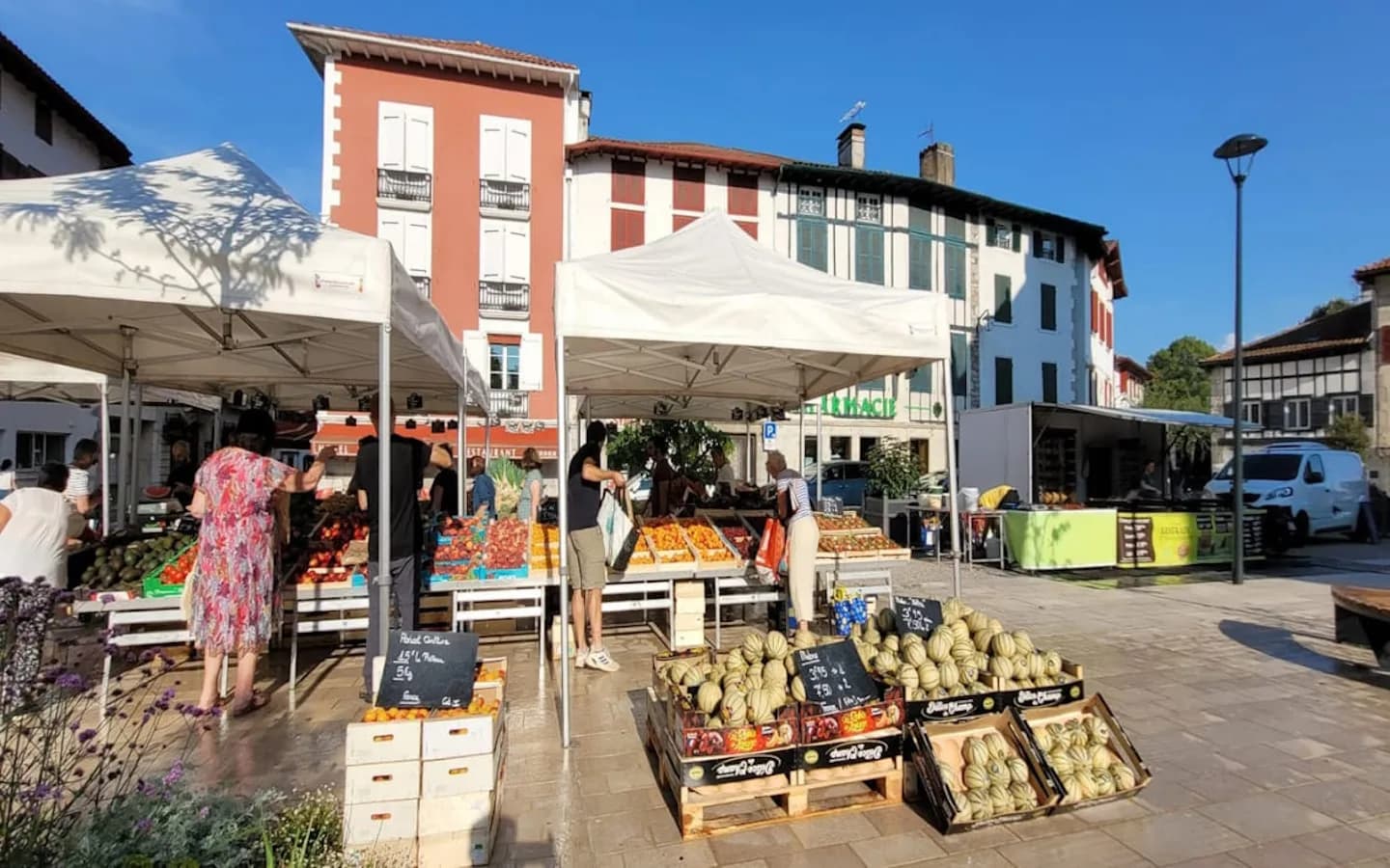 Image 2 : Marché aux produits fermiers background