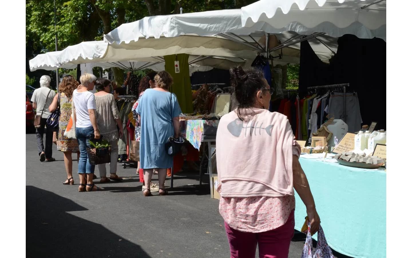 Image 2 : Marché Bio background