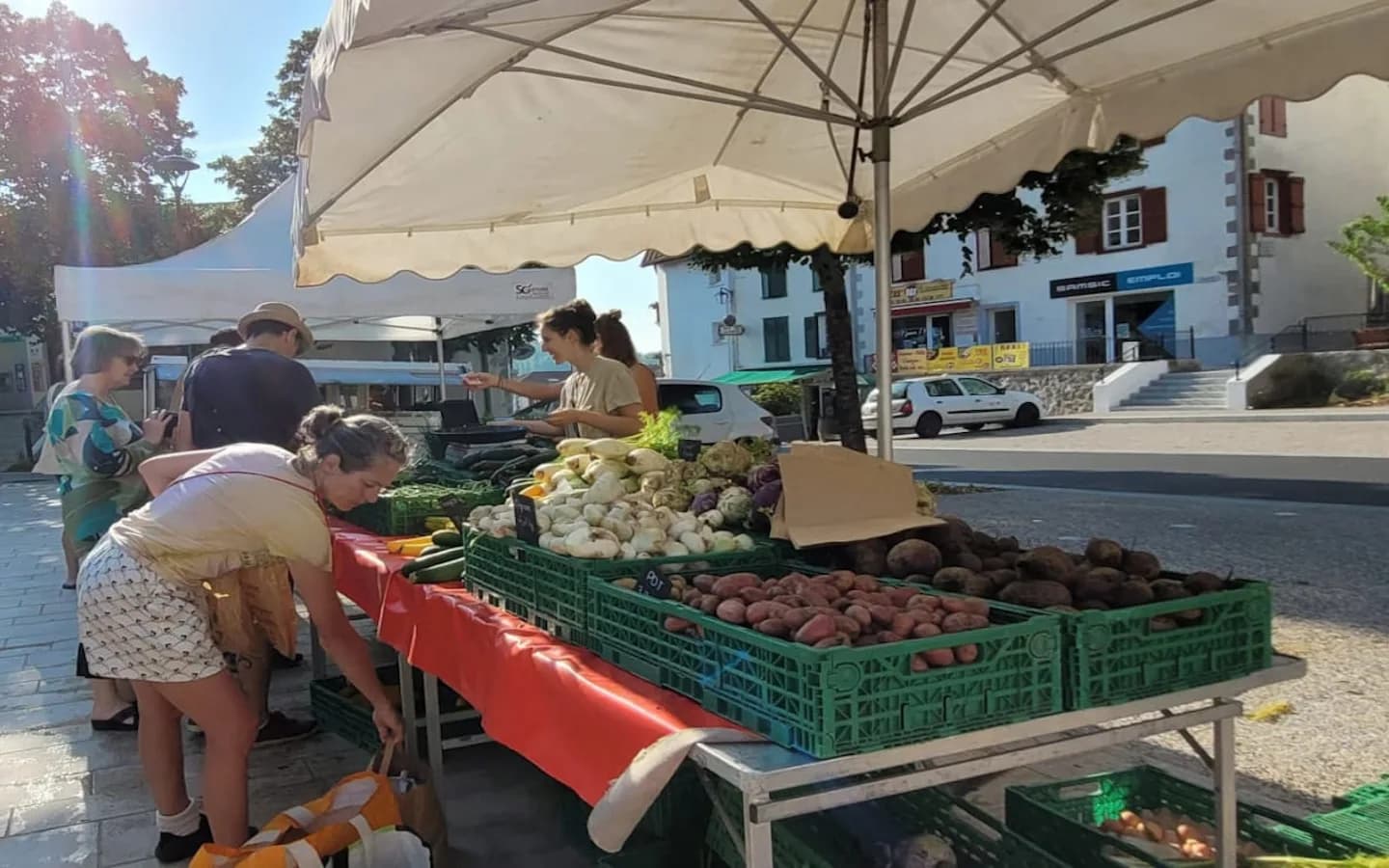 Image 4 : Marché aux produits fermiers background