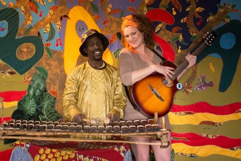 Image 1 : Concert : Basa Duo background