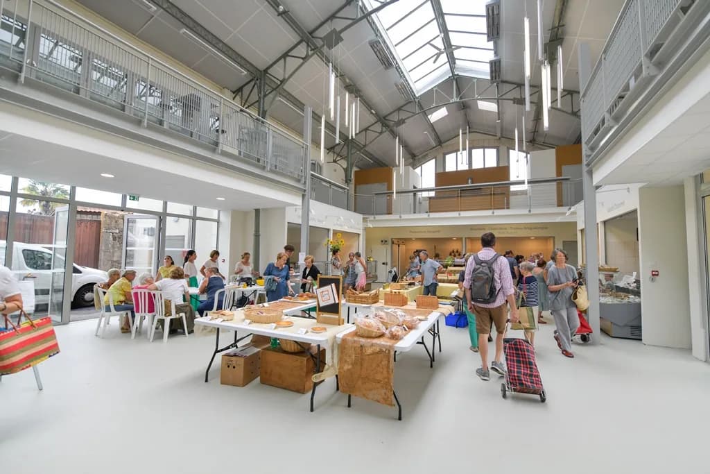 Image 3 : Marché traditionnel et fermier background