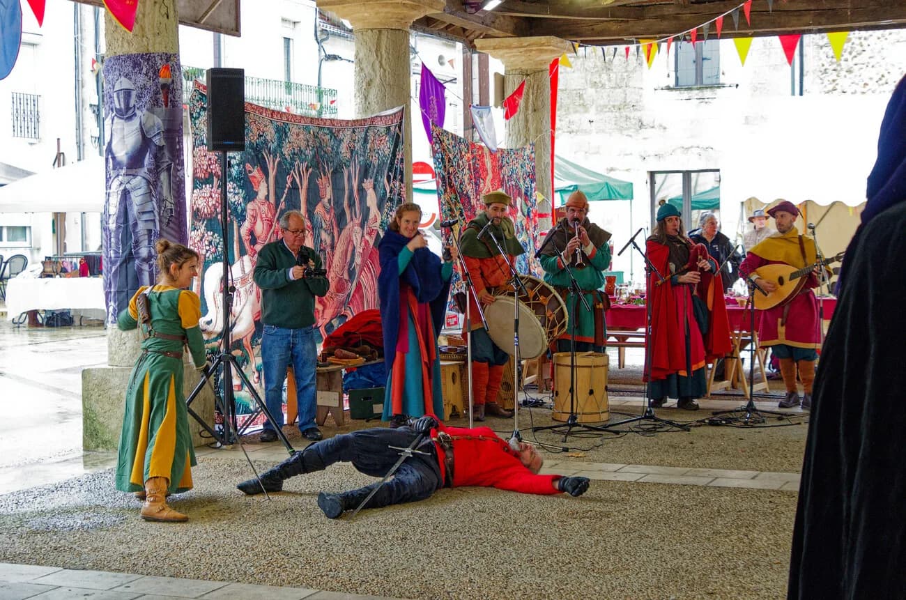 Image 1 : Fête médiévale - Bastides en Fête 2026 background