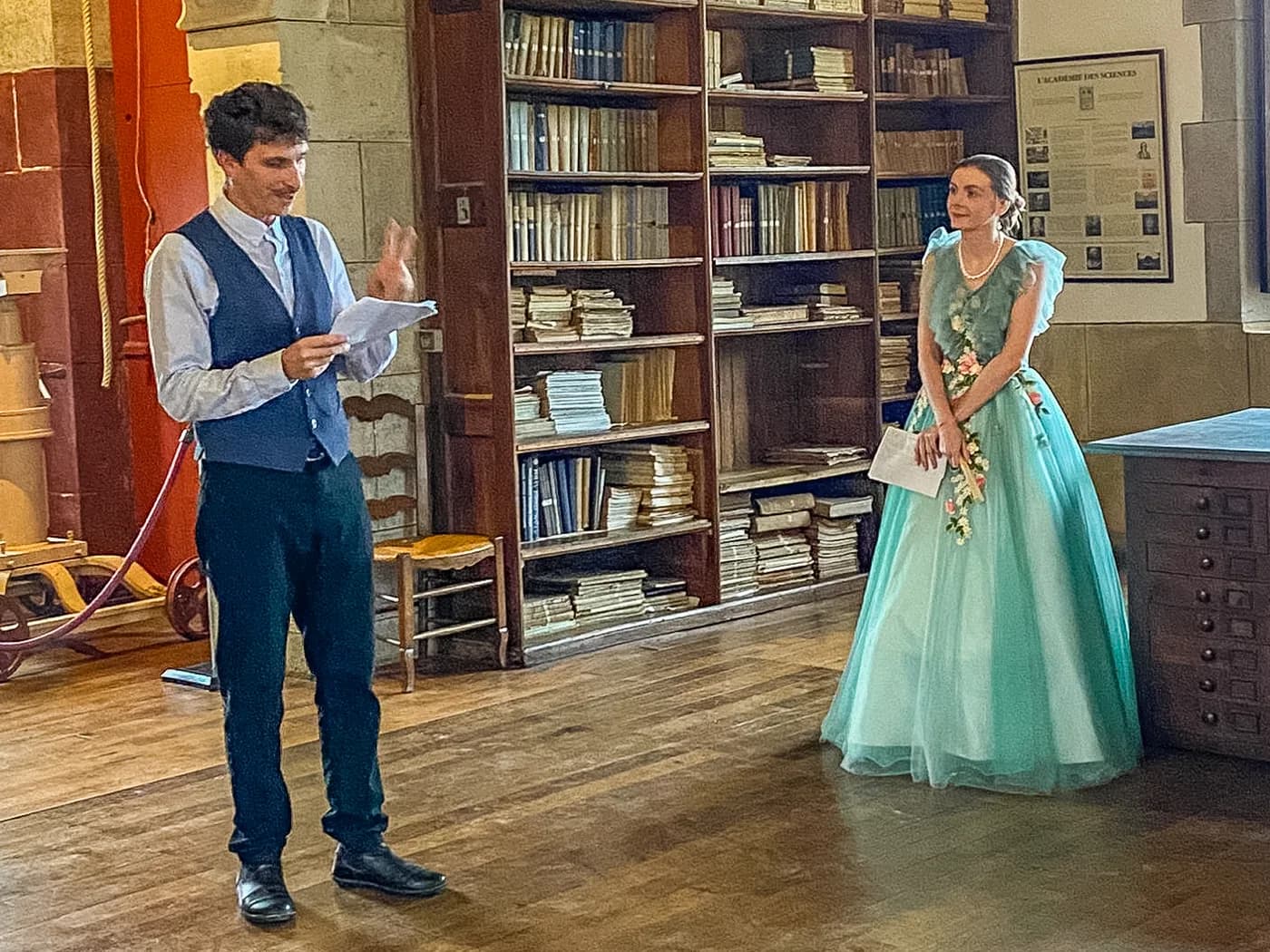 Image 2 : Visite "costumée" du Château Abbadia background
