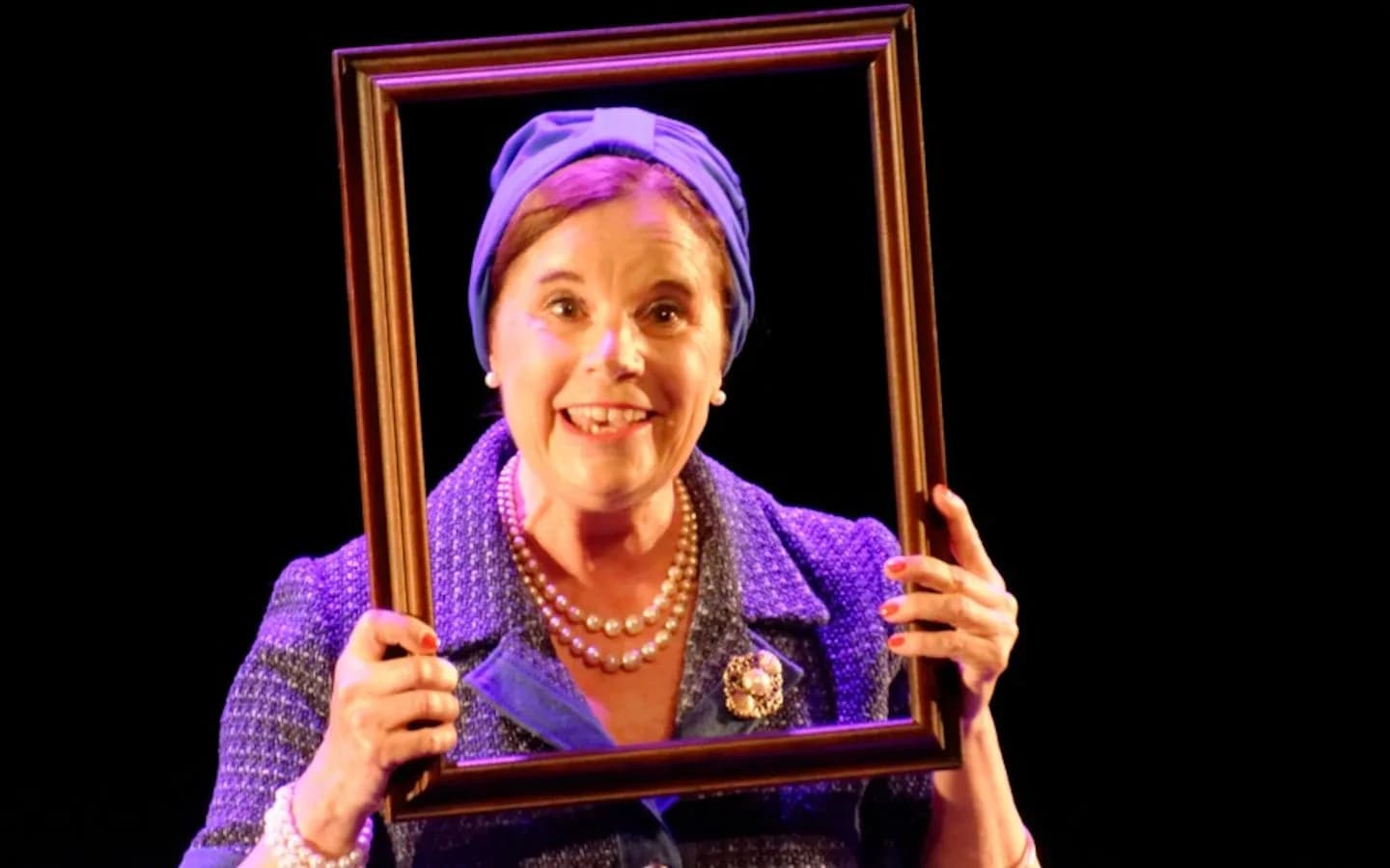 Image 2 : Théâtre "Et pendant ce temps, Simone veille!" background