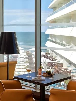 Image 1 : Les rendez-vous musicaux au Sofitel Biarritz le Miramar : Hier Encore background