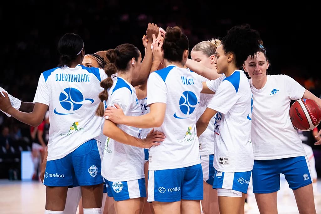 Image 1 : Basket Landes vs Bourges background