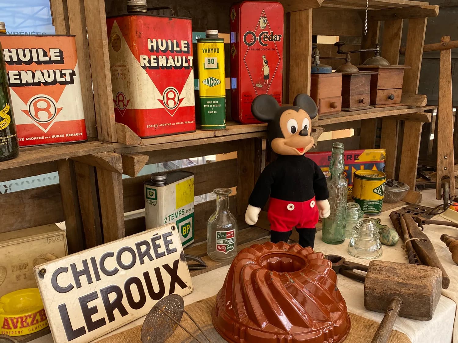 Image 5 : Les Puces de Quintaou background