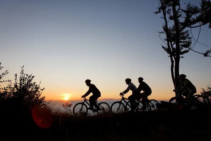 Image 2 : RANDO DU TELETHON - LES CYCLOS DU MALPAS background