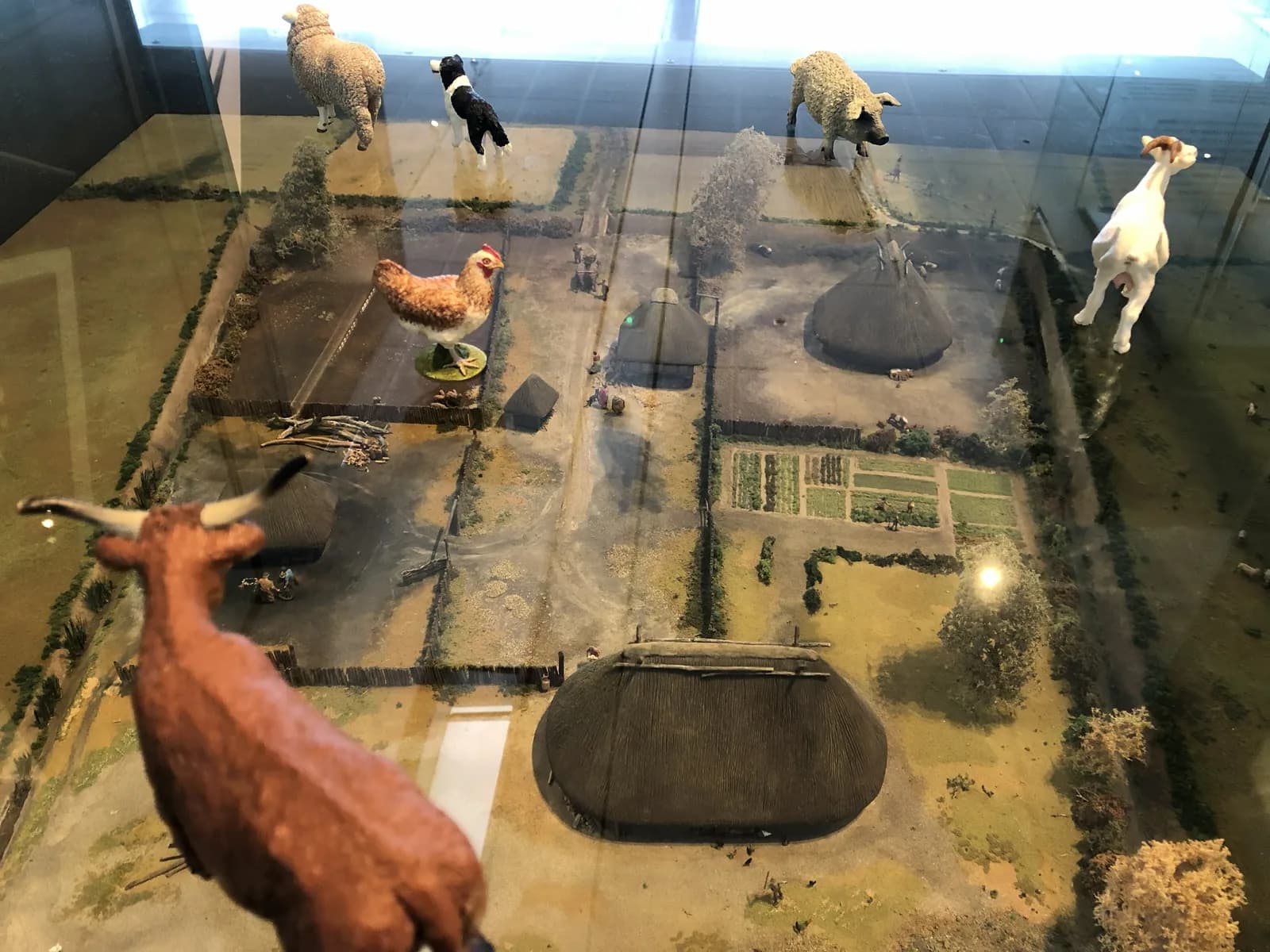 Image 1 : Musée décalé, une visite famille à Bibracte background