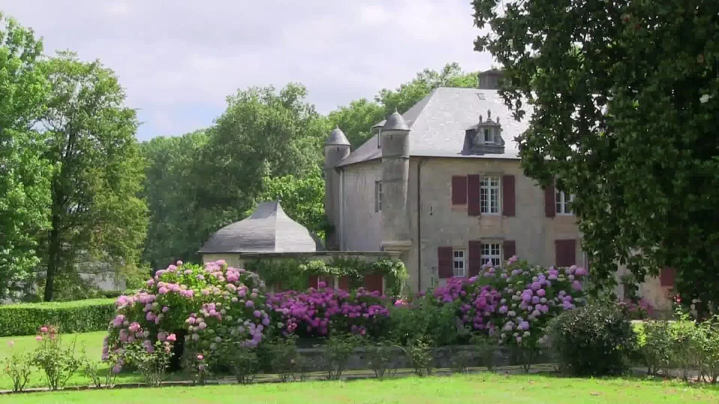 Image 2 : Journée médiévale au Château d'Urtubie : découverte d'un camp militaire background