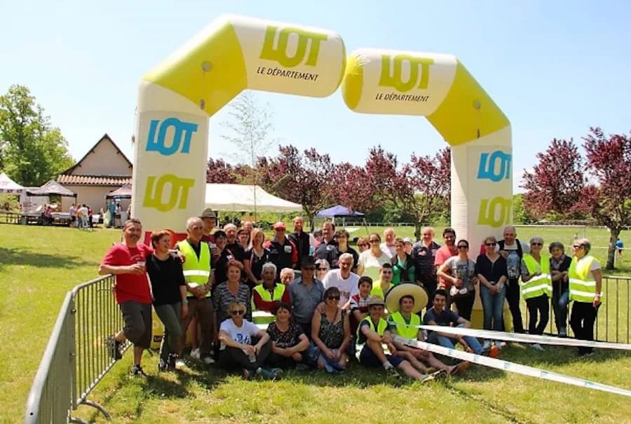 Image 1 : Marcher et Courir Contre le Cancer à Reyrevignes background