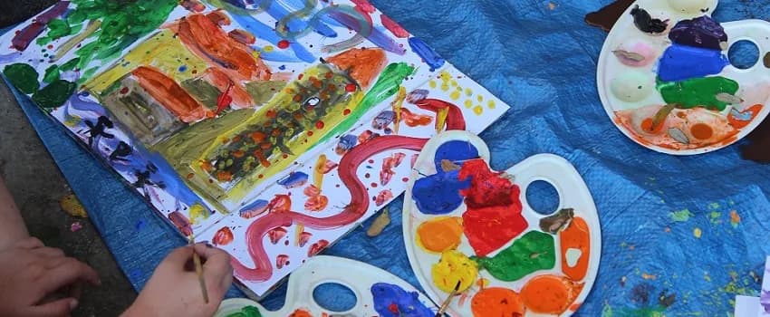 Image 1 : ATELIER DES PETITS FAUVES background
