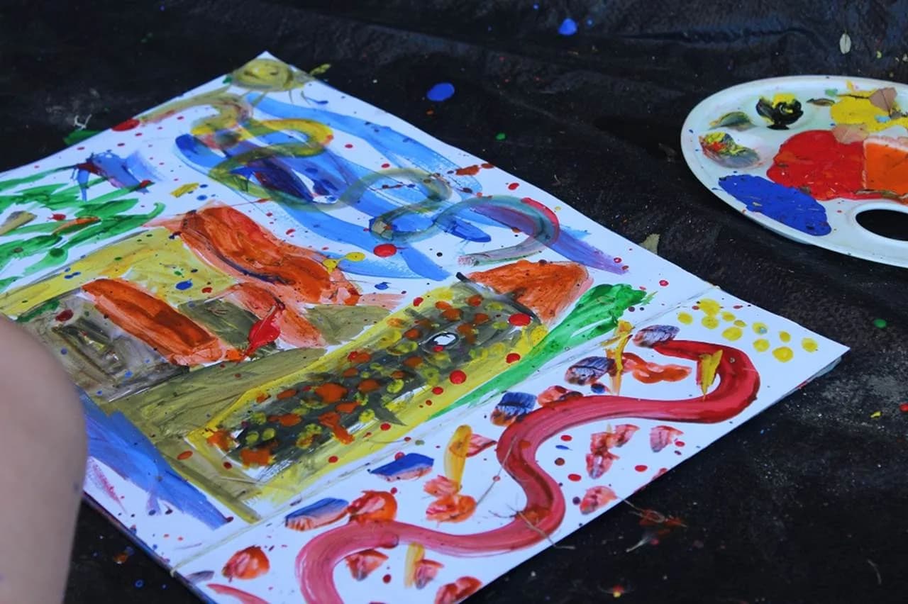 Image 2 : ATELIER DES PETITS FAUVES background