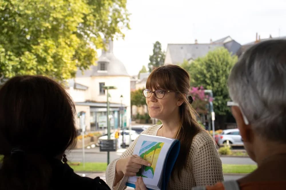 Image 1 : Visite guidée de la ville d'Amboise "2000 ans d'histoire" background