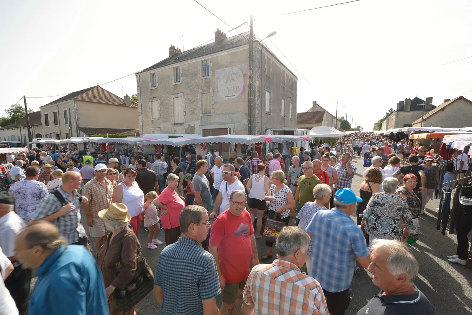 Image 2 : Foire des Hérolles background