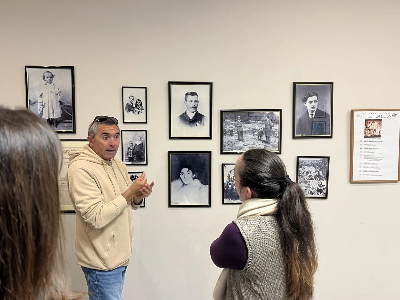 Image 4 : Visite guidée - Aubagne dans les yeux de Marcel background